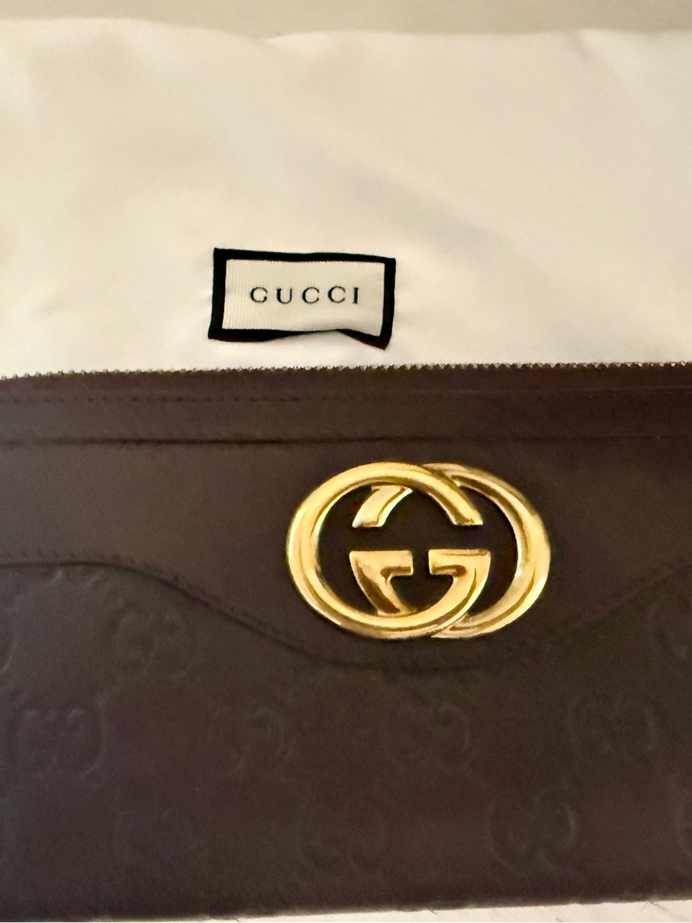 Gucci Guccissima zip-around wallet features signature embossed monogram leather - Picture 4 of 14